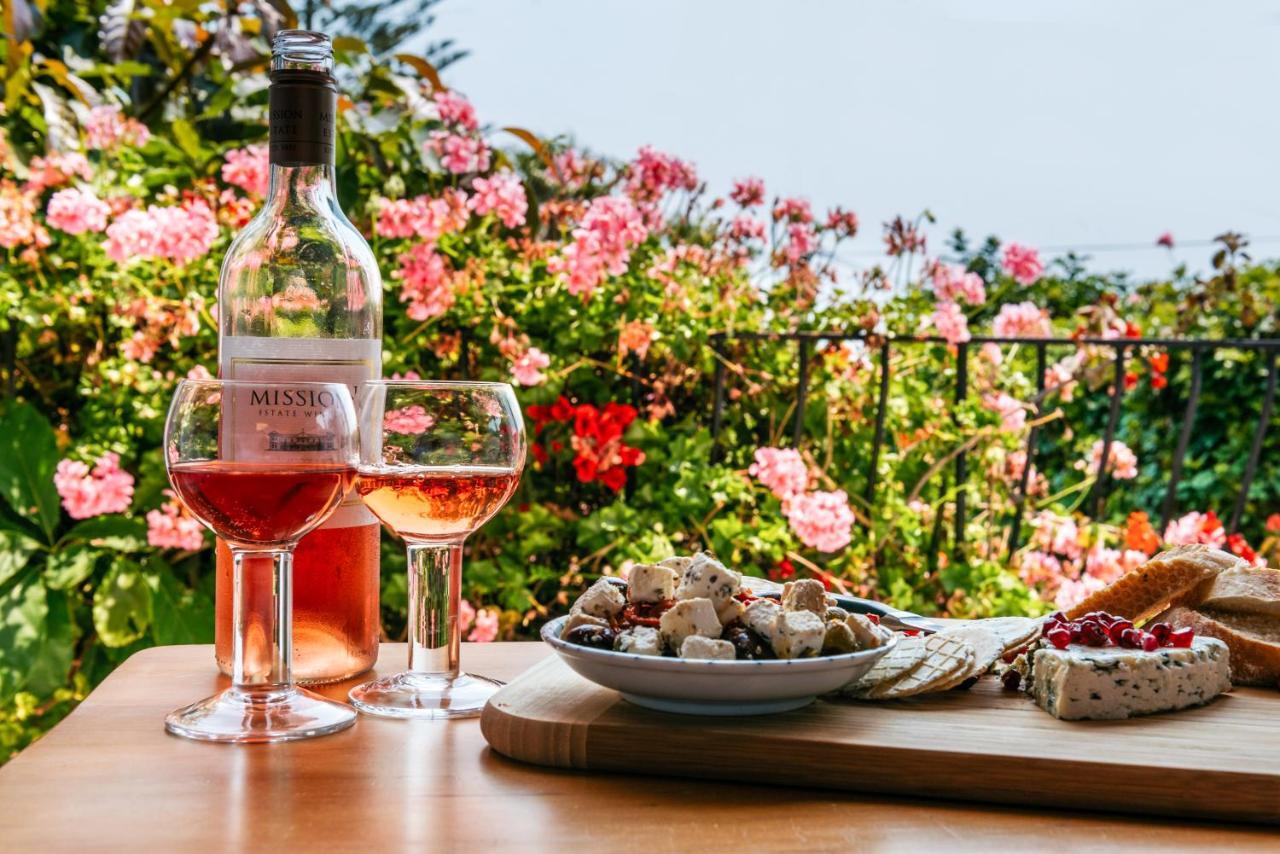 Sunshine Cottage By The Sea - Stay Waiheke Onetangi Eksteriør billede
